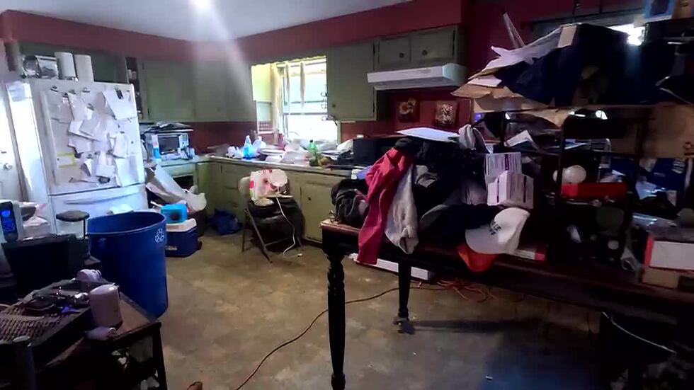 A 22-year-old helped a widower in a tough spot with free services.