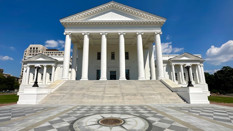 State lawmakers approve budget compromise during special session of General Assembly.