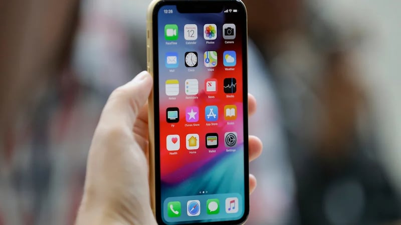 Apple warns iPhone users to update phones